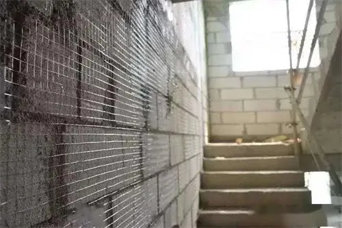 墙体挂钢丝网的作用是什么