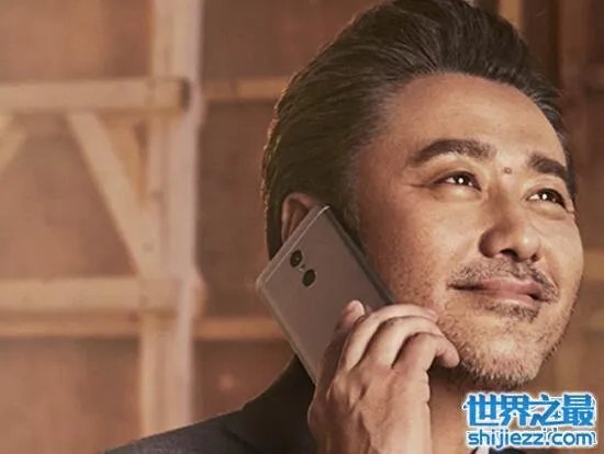 吴秀波娇妻曝光，51岁娇妻尚洁肤白貌美 