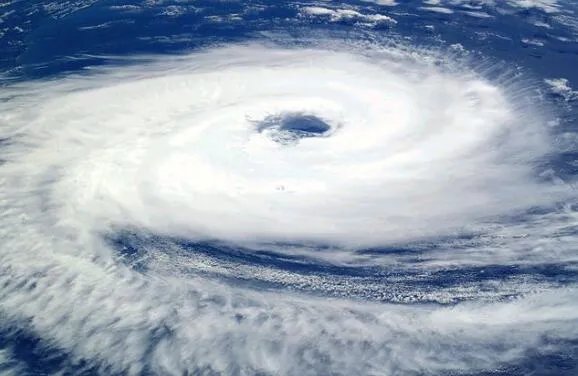 8号台风巴威可年来最强台风 最强可达15级可能登陆我国