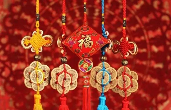 女孩提到去年春节哽咽了，去年春节你是怎么度过的？