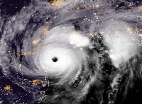 用核武器能否阻止飓风入侵?以避免给人类造成的巨大的经济损失和伤害?