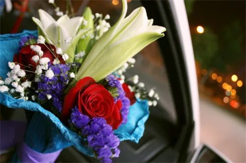 结婚三周年送什么礼物比较好 结婚三周年是什么婚呢