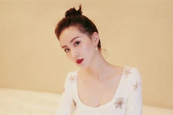 吴奇隆甜蜜探班刘诗诗，如何看待两人的感情状况？