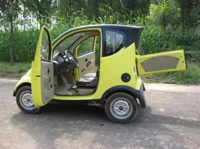 现在三万块左右的全封闭四轮电动车，哪个牌子的好？