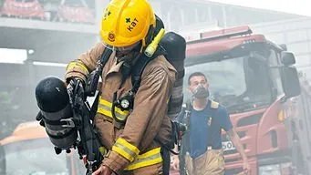 当消防员洗澡时遇上出警简直不要太闹心，他们的身体健康该如何保障？