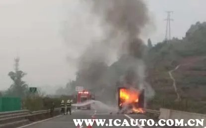 银昆高速快递烧光！遇到此类事件你应该怎么办？