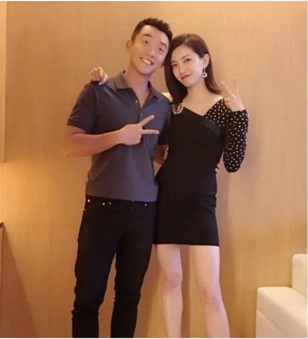 郑恺晒同学聚会曾经老同学现在是什么？