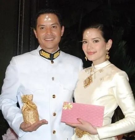 拼塔安老公是谁 丈夫已经剃度出家