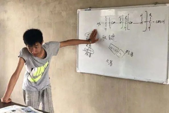 庞贝病男孩被重点高校录取，他是怎么做到的？