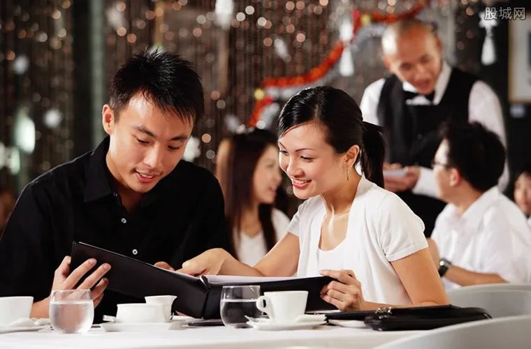 知名餐厅3000块一桌 不许点菜做什么吃什么