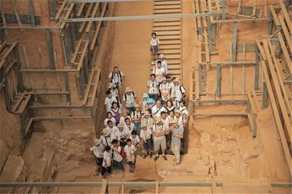 父亲回应留守女儿选北大考古专业，考古专业为何不被看好？