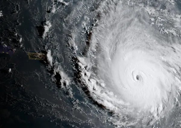 用核武器能否阻止飓风入侵?以避免给人类造成的巨大的经济损失和伤害?