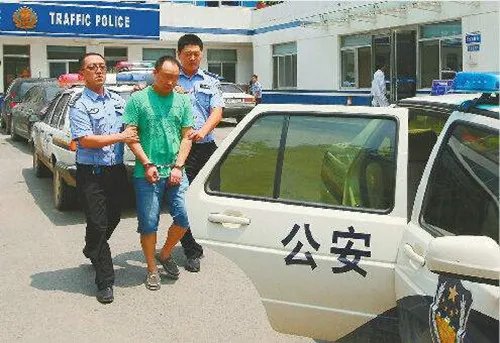 见死不救可判有罪要监禁或罚款   见死不救是否构成犯罪