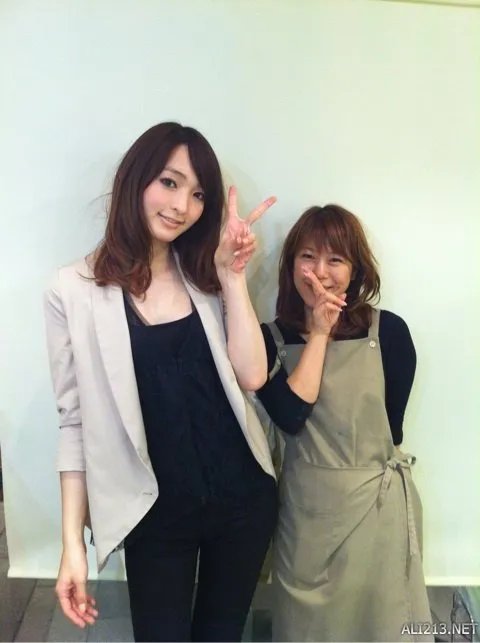 每日福利大放送 长腿模特佐藤かよ大秀惹火身材