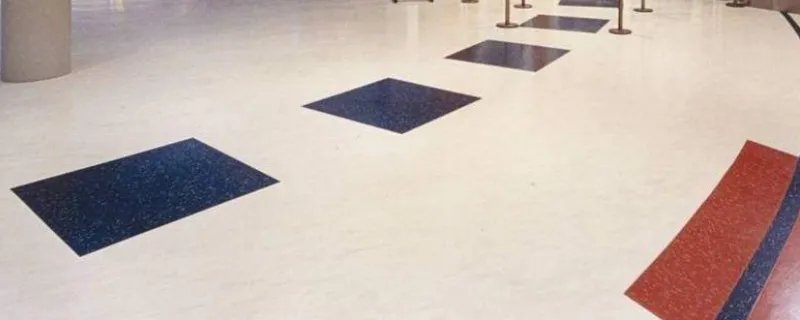 塑胶地板脏了怎么清理干净