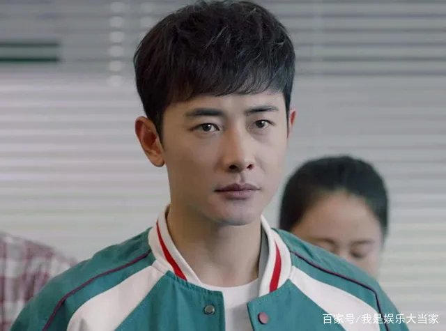 谭松韵回应以家人之名争议，30岁的她凭什么可以演学生？