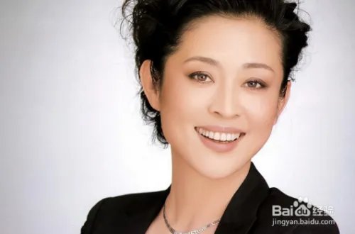 倪萍变老认不出，这世间女子，哪个不会老？