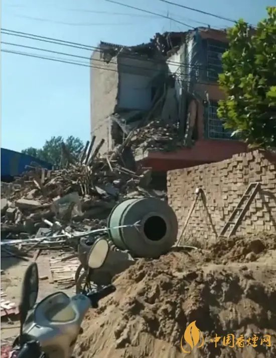 河南周口四层楼房坍塌原因已查明 原来是邻居地基挖太深！