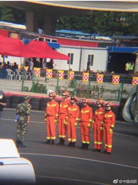 鹿晗真的去做消防员了吗？