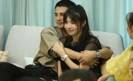 姜潮回应九连拍怎么回事：觉得自己很帅就拍照了