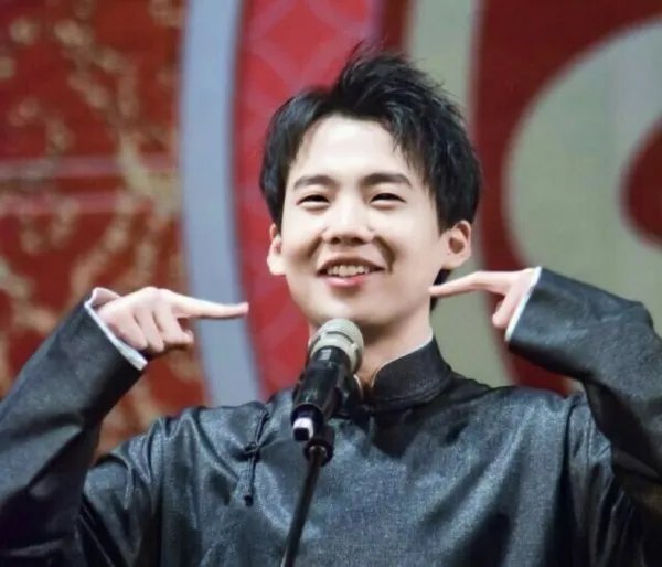 郭麒麟开400万超跑出街，他现在的年收入是多少？