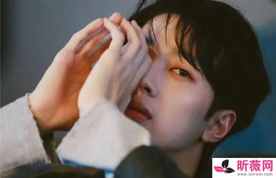 赖冠霖有多有钱 赖冠霖显赫家世背景遭扒