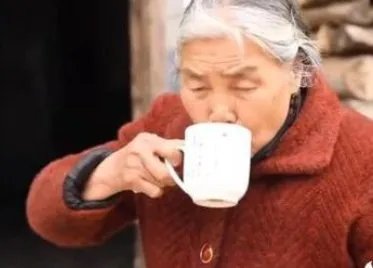 湖南一村庄用土泡水喝了200年，你如何看待此类“土方法”？