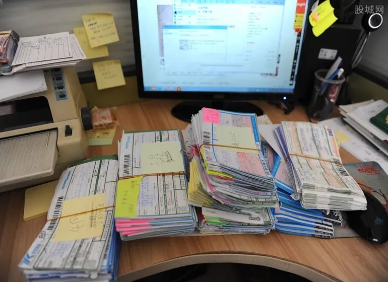 无臂小伙双脚创业 带领村民发财致富年销售额做到百万