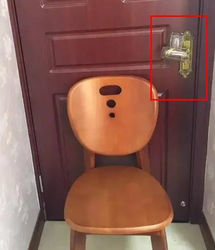 把杯子放门上有天能救你一命（图）