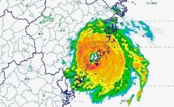 台风登陆雁荡山瀑布被吹倒流,此前出现过这种情况吗?