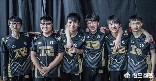 英雄联盟RNG风哥微博改名,取消RNG认证,取关皇族微博,风哥要离开RNG了吗?你怎么看?