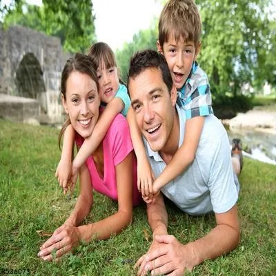 男孩扒车底8小时 父母离异在校表现“怪异”