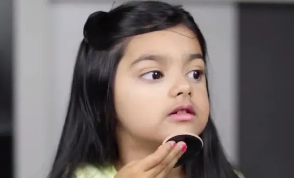 12岁女孩看自己5岁视频一脸惊讶,为何很多孩子不记得自己5岁时的样子?