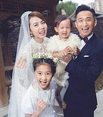 马伊琍怀三胎孕照是真的吗？