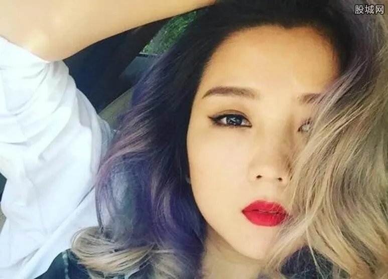 何洁门事件 究竟是幕后的炒作还是遭前男友报复？