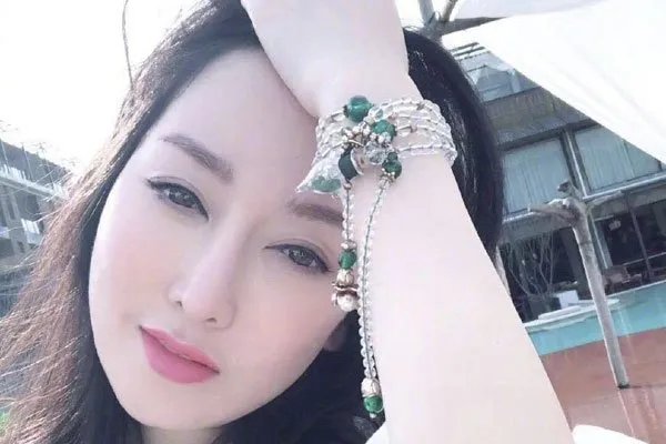 萨顶顶老公个人资料简介 据说她老公是一位富豪