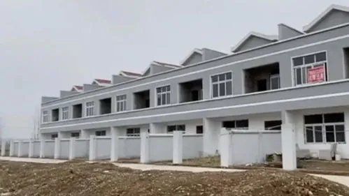 河南信阳政府回应耕地建别墅，回应的具体内容是什么？