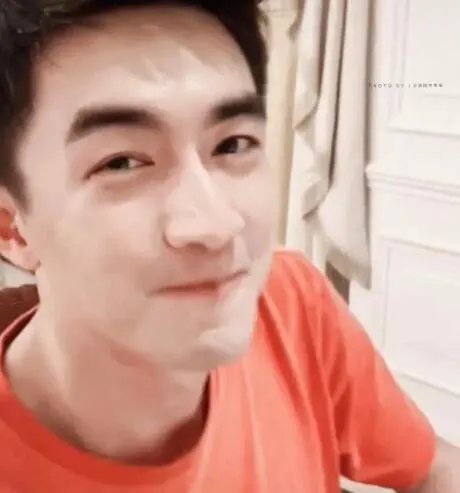 林更新被大姐拦车门要合影是怎么回事 林更新为什么被大姐拦车门要合影