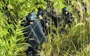 看看广州特警野外拉练吗？