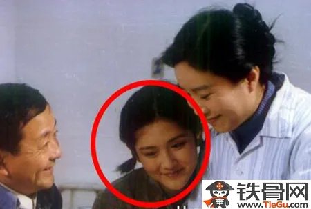 谢娜没带胸罩是哪一期 谢娜没整容前照片曝光