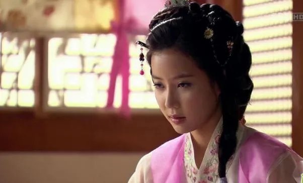 林秀香整容前后的照片对比图 林秀香为什么一直不火