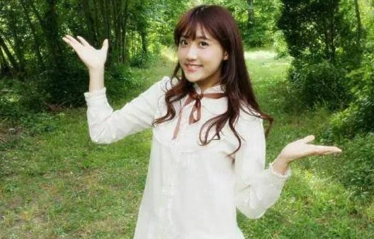 李艺彤为直播道歉说了什么?