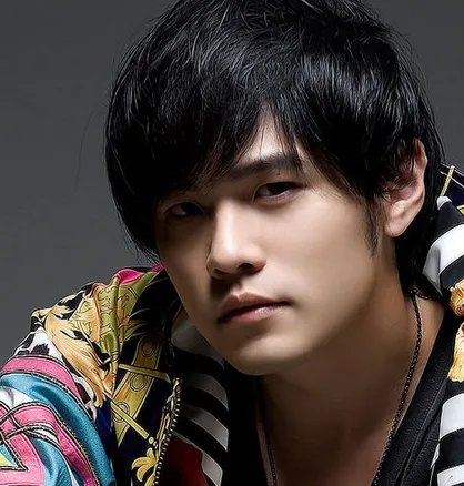 周杰伦玉树捐款数量  污蔑周杰伦说不是中国人流言真相