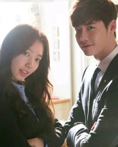 朴信惠李钟硕合照曝光 深夜约会惨遭偷拍