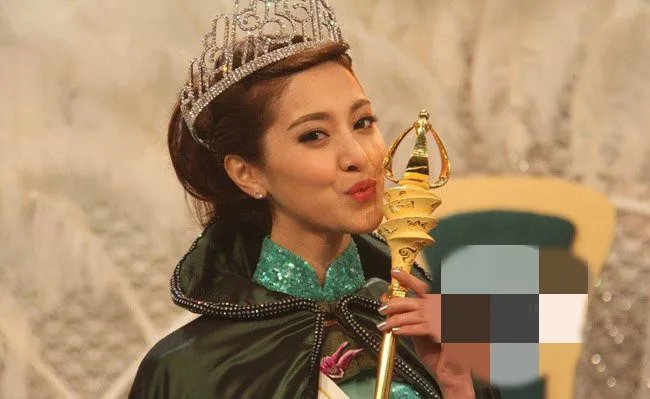 郑嘉颖与女友同居 女友陈凯琳背景惊人脖子现吻痕遭调侃