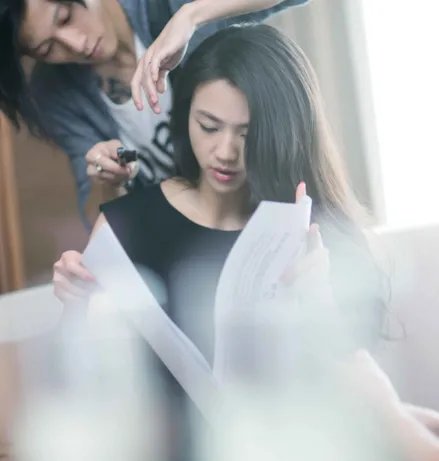 汤唯见镜头蹦跳超欢脱 汤唯被封杀的原因大揭秘