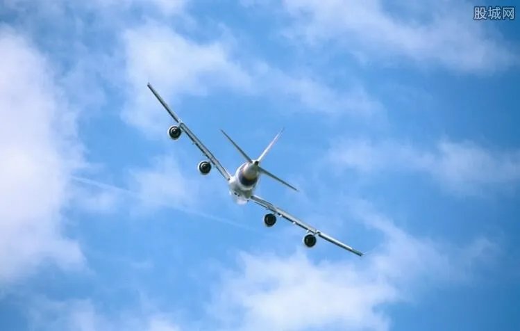 日本客机机场爆胎 爆胎背后的原因是什么？