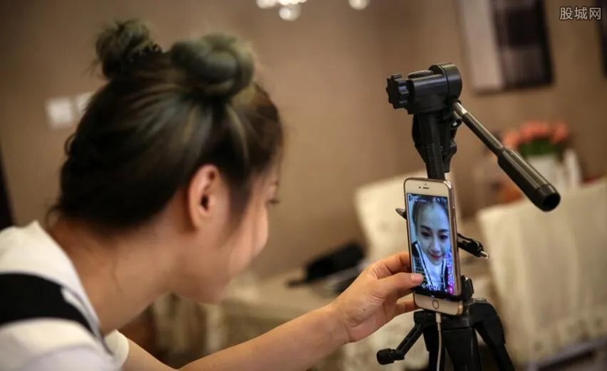 花椒直播能赚钱吗 网络直播已成潮流