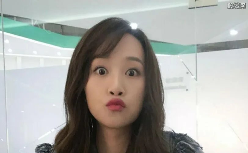 蓝盈莹曹骏示爱 高调告白公开甜蜜恋情