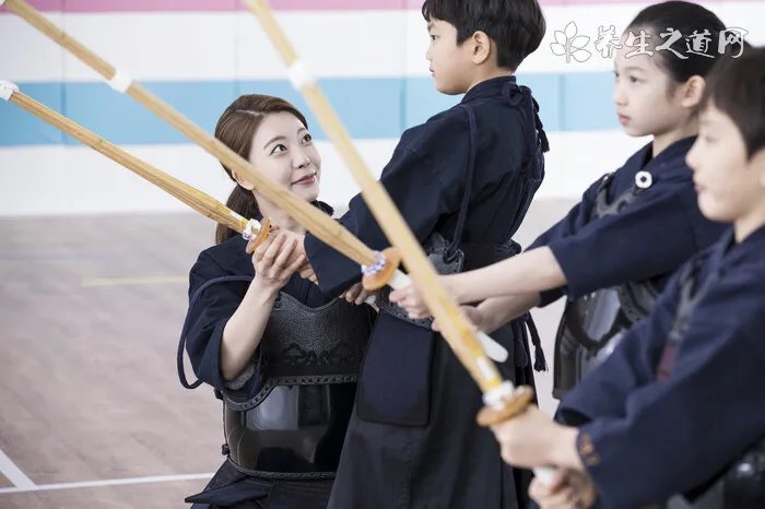 孕妇故意伸脚绊倒4岁男童，孩子患先天性心脏已住院